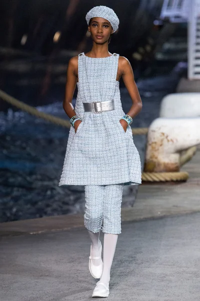 Look 29